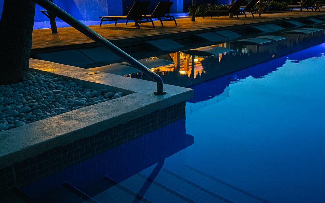 Consider the Latest Trends in Pool Lighting